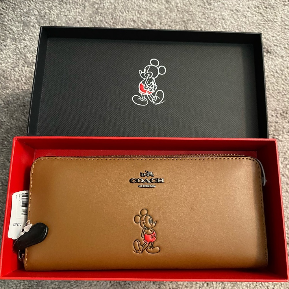 DISNEY COACH WALLET